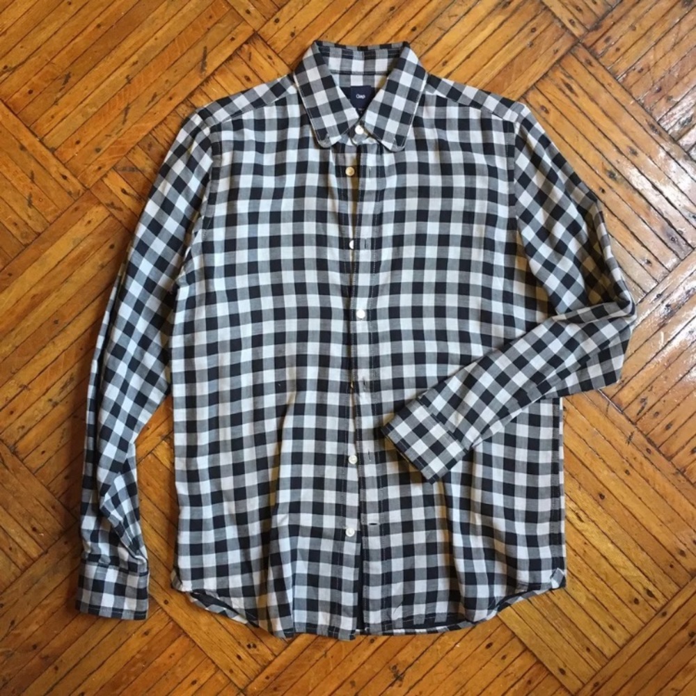 ✔️SOLD✔️ Men’s Gap Checkered Button Down
